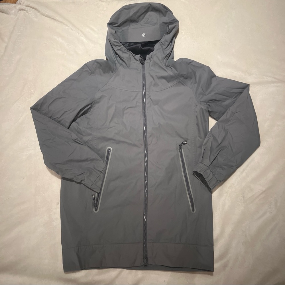 LULULEMON Women “No Rain No Gain”Jacket Raincoat size 6 Grey EUC
